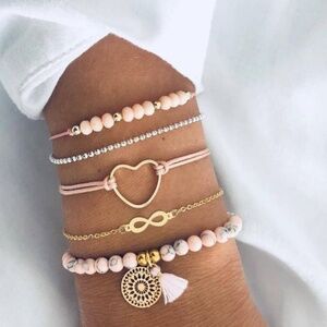 *IRENE* 5-Pc Heart Pink Bead Fashion Bracelet Set